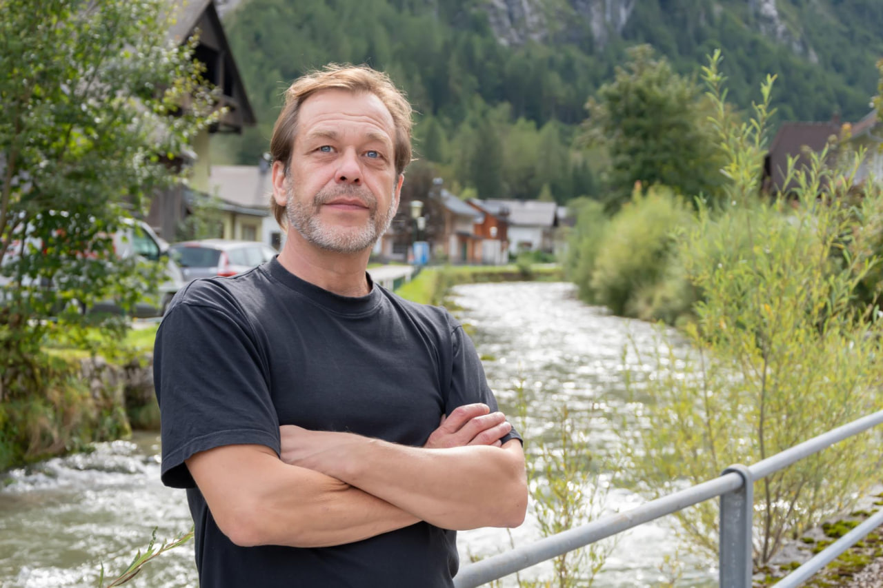 Weiches gr&uuml;nes Bildmotiv als Sinnbild f&uuml;r einen ausgeglichenen Alltag