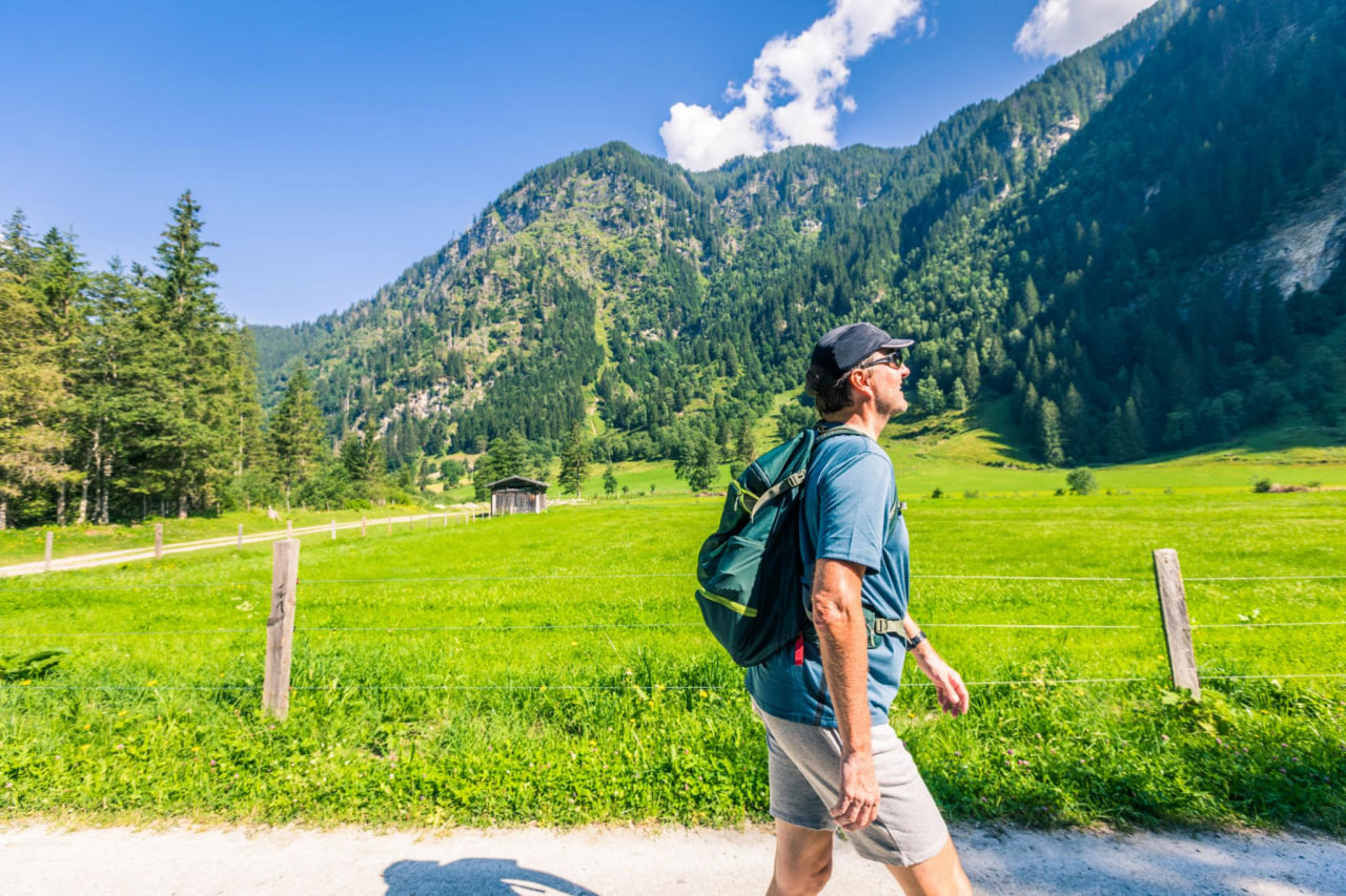 Ruhiges Motiv in Silber- und Mintt&ouml;nen als Sinnbild f&uuml;r einen strukturierten Tagesablauf